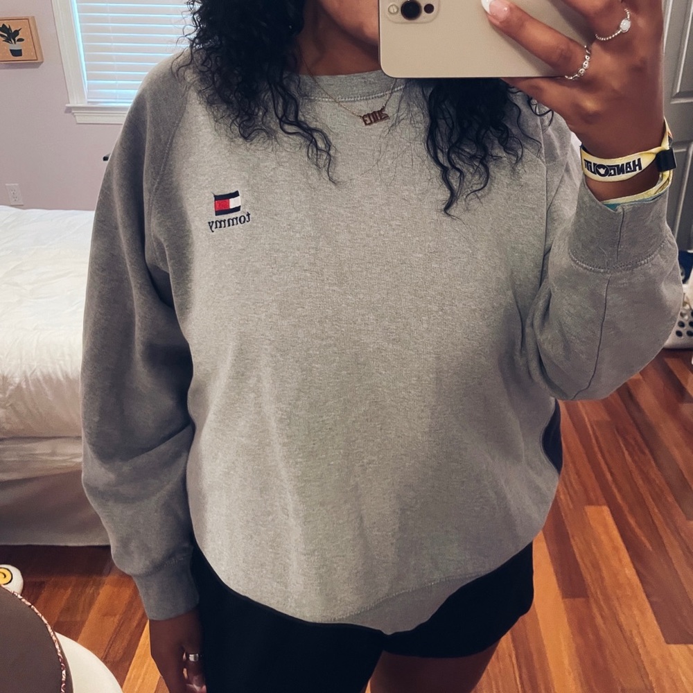 Grey tommy Hilfiger crewneck